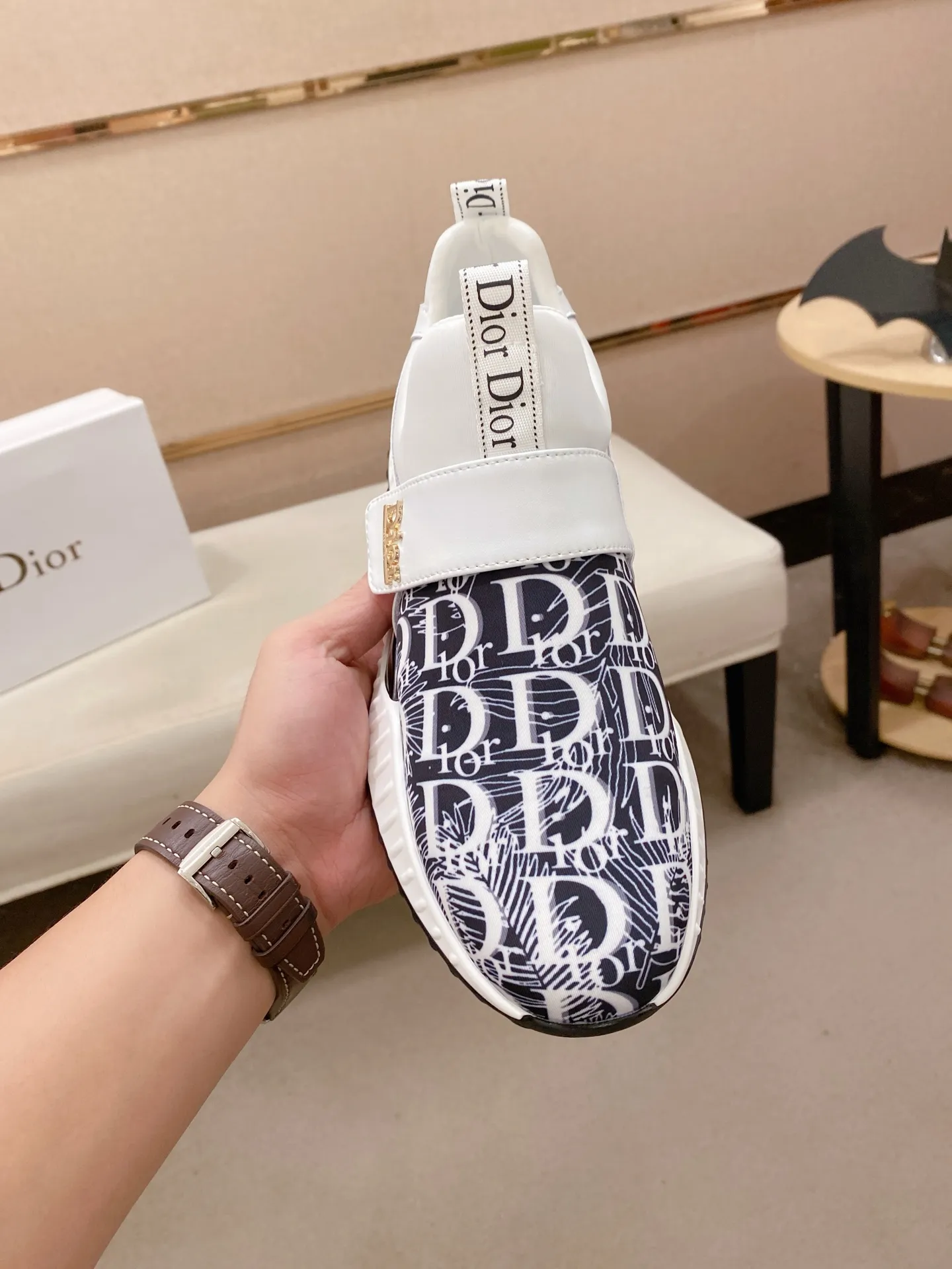 Factory price: 440💰[Dior·Dior] New casual sports style men's shoes, new spring and summer design, perfect workmanship, lace-up lazy style to create wardrobe quality, upper: imported cowhide, sheepskin lining is soft and comfortable, ultra-light TPU wear-resistant outsole, simple, versatile fashion men's shoes, excellent color code number 38--44. (Can be customized for 45 non-refundable)